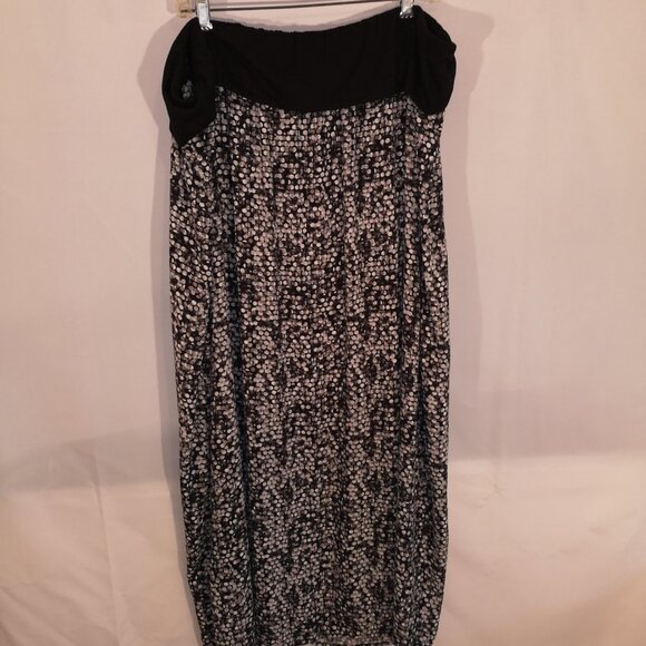 2/$20.00 Mix & Match -  Faded Glory Ladies Size 4X Patterned Maxi Skirt - Picture 2 of 5